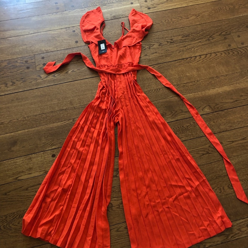 Fashion Nova wide leg pantsuit with belt